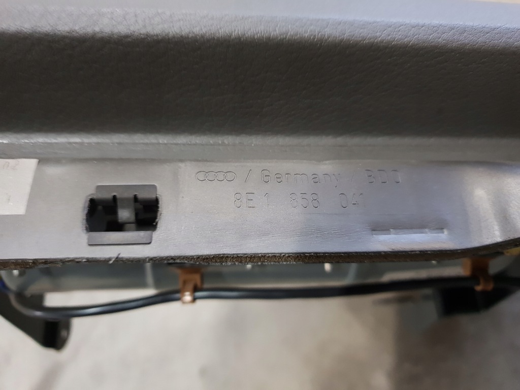 фото №9, Audi a4 b6 04r консоль панель приладів air bag ремені swing