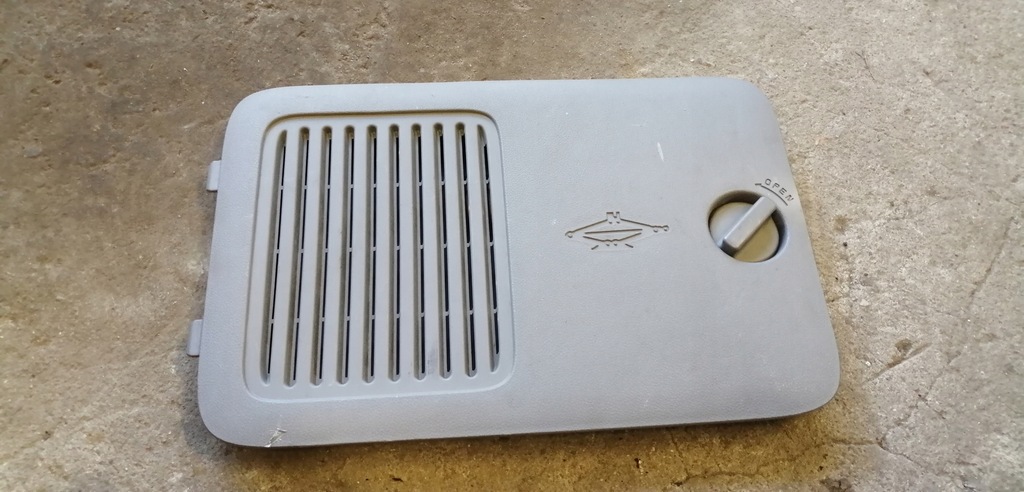 фото №1, Kia carnival ii 06-14 заглушка обшивка багажника