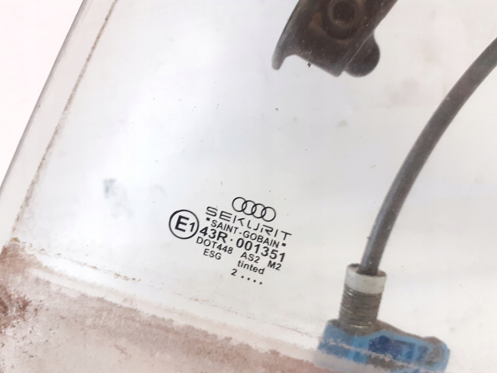 фото №5, Audi a4 b6 рамка стекло левый задняя sedan