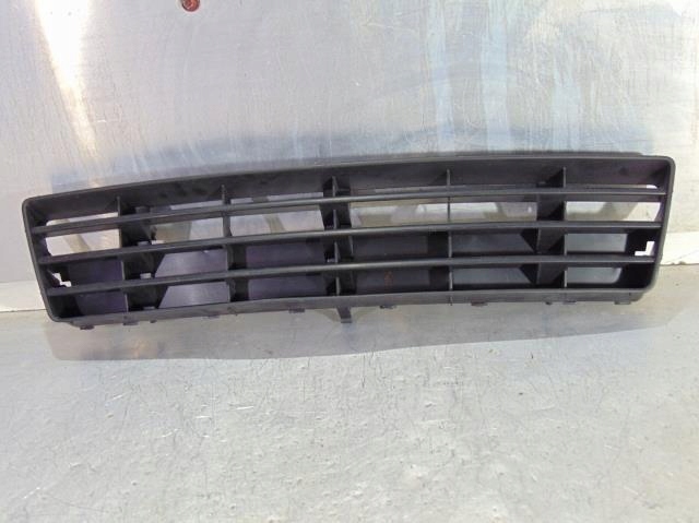 фото №1, Решётка бампера перед audi a6 c5 4b0807683