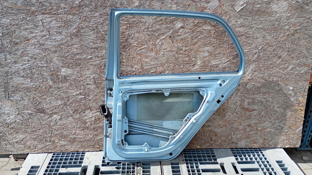 Двері задній праве skoda fabia 1 hb 03r 9151 в Україні