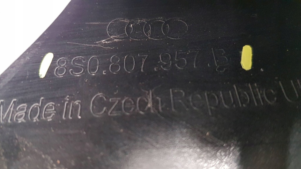Audi tt rs ttrs 8s0 молдинг решітка  накладка бампера ліве перед 8s0807957b в Україні
