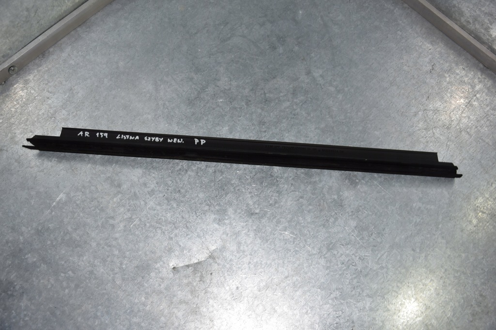 фото №4, Alfa romeo 159 молдинг стекло внутренняя левый правый перед