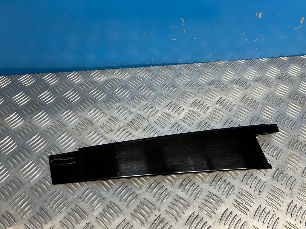 фото №1, Mercedes w212 kombi молдинг вертикальная дверь левый задняя