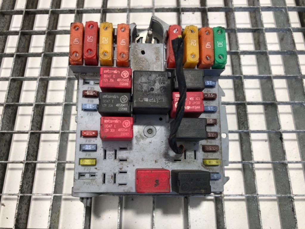 фото №1, Коробка предохранителей peugeot boxer ii bus 2.2 120km модуль