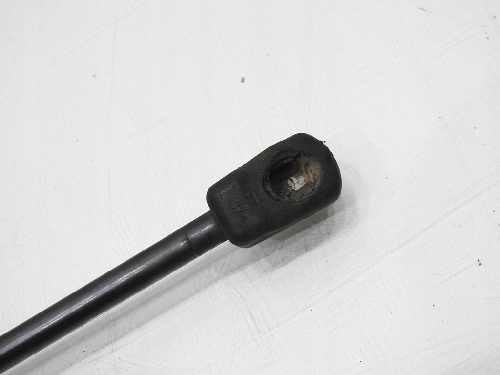 фото №2, Привід амортизатор капот vw golf vi