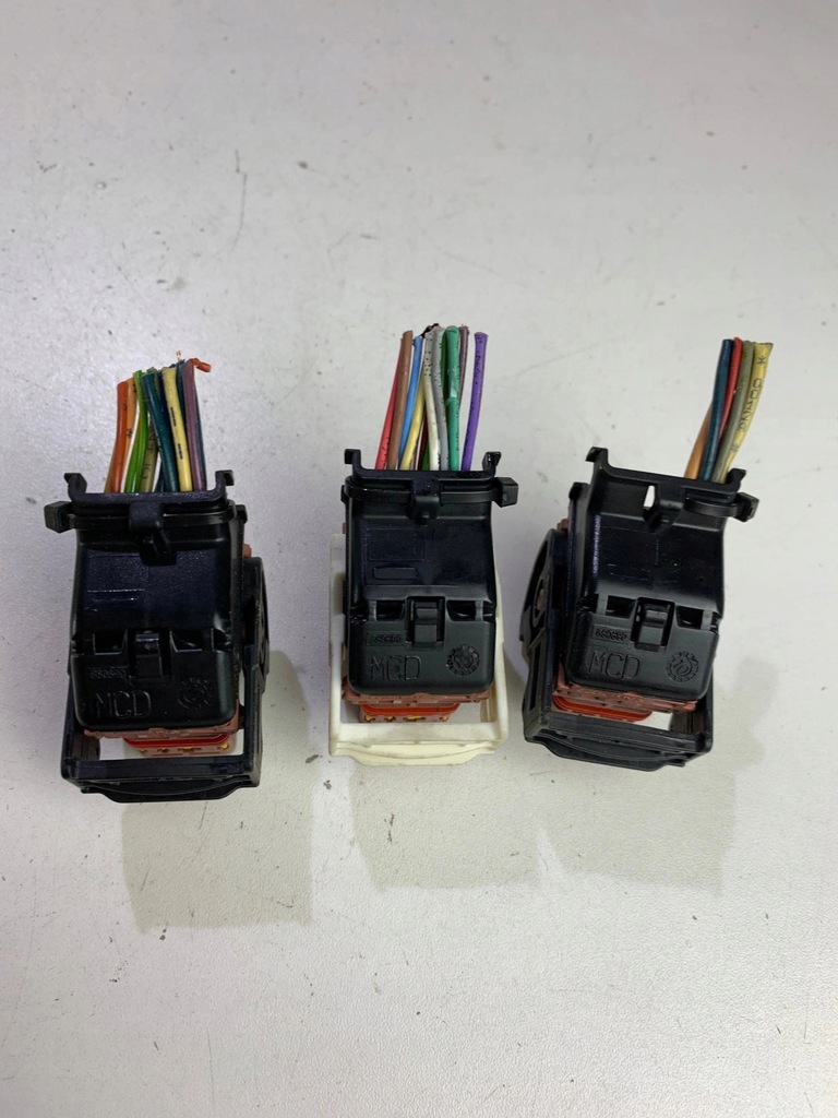 фото №5, Разъёмы штекер колодка коробка предохранителей bsm r07 peugeot 1007 207