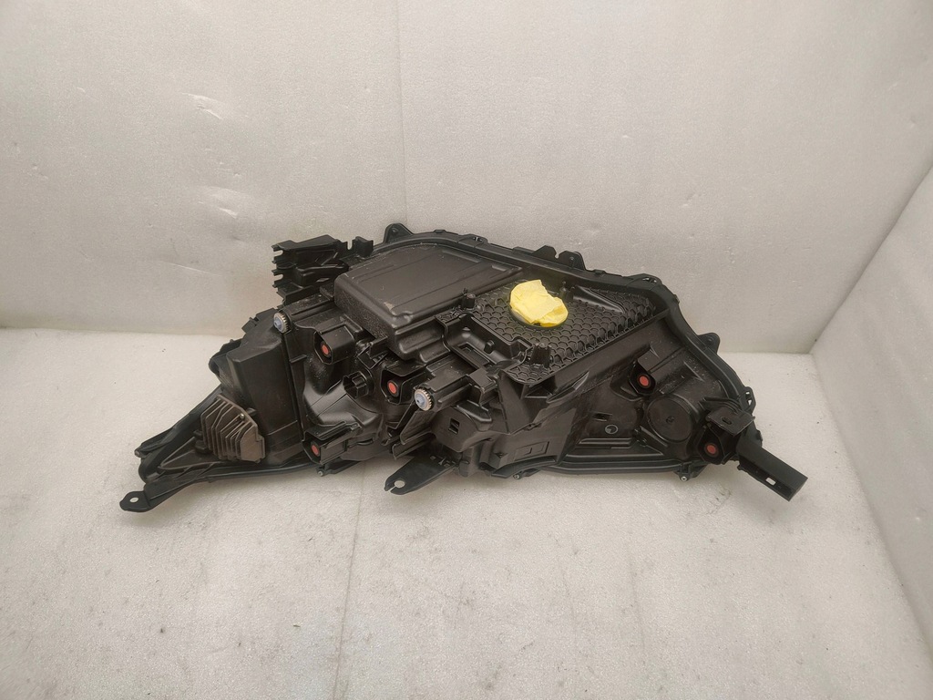 фото №11, Toyota bz4x full led перед сторона правая