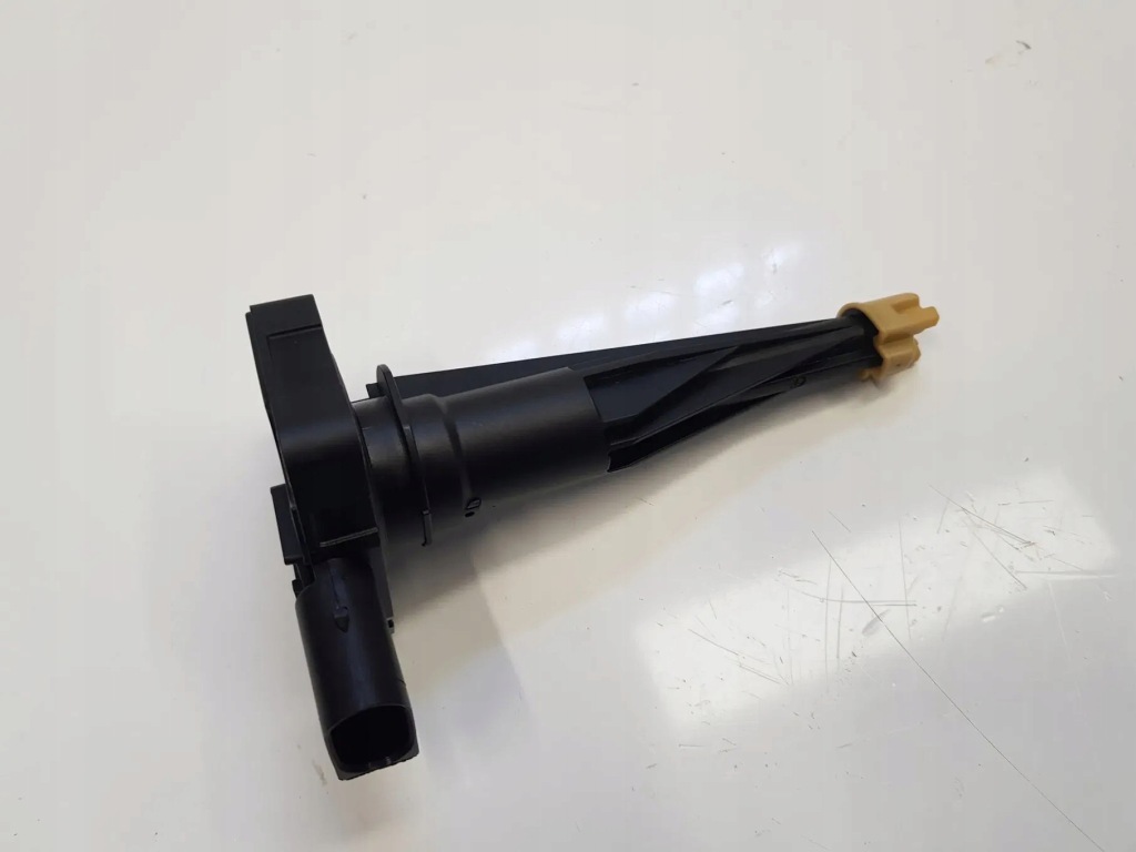 Датчик рівня оливи mercedes amg gt 4.0l v8 c63 m177980 c190 w177 g550 x2 Оригінал