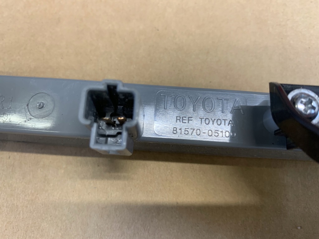 фото №3, Лампа третий свет стоп-сигнал toyota 81570-05100