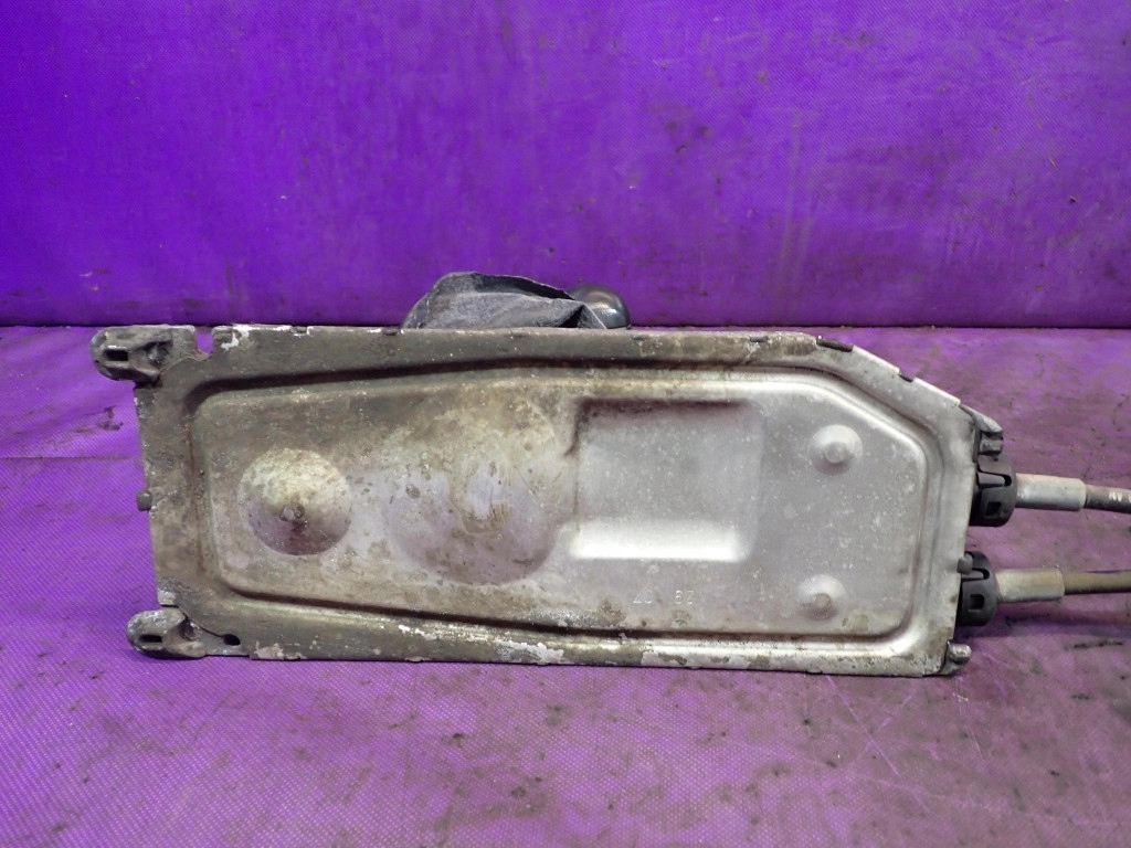 Skoda fabia 2 1.4 tdi кулиса переключения передач тросы кулиса  6q0711061e Недорого