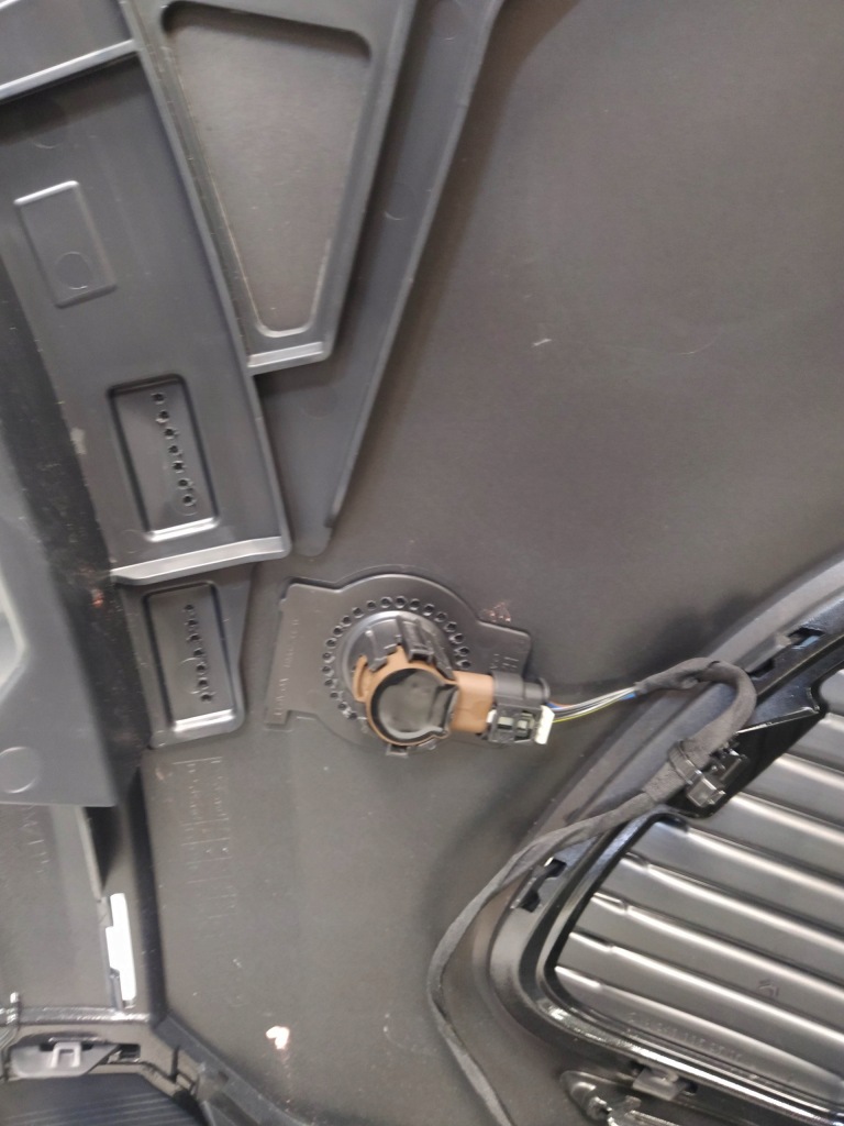 фото №14, Mercedes eqa h243 243 21- бампер перед передний 6xpdc led камера