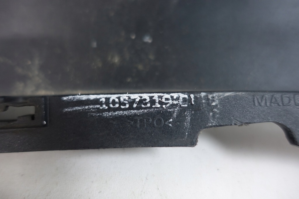 Tesla model s lift 2016- бампер задня задній 1057319-01-b Оригінал