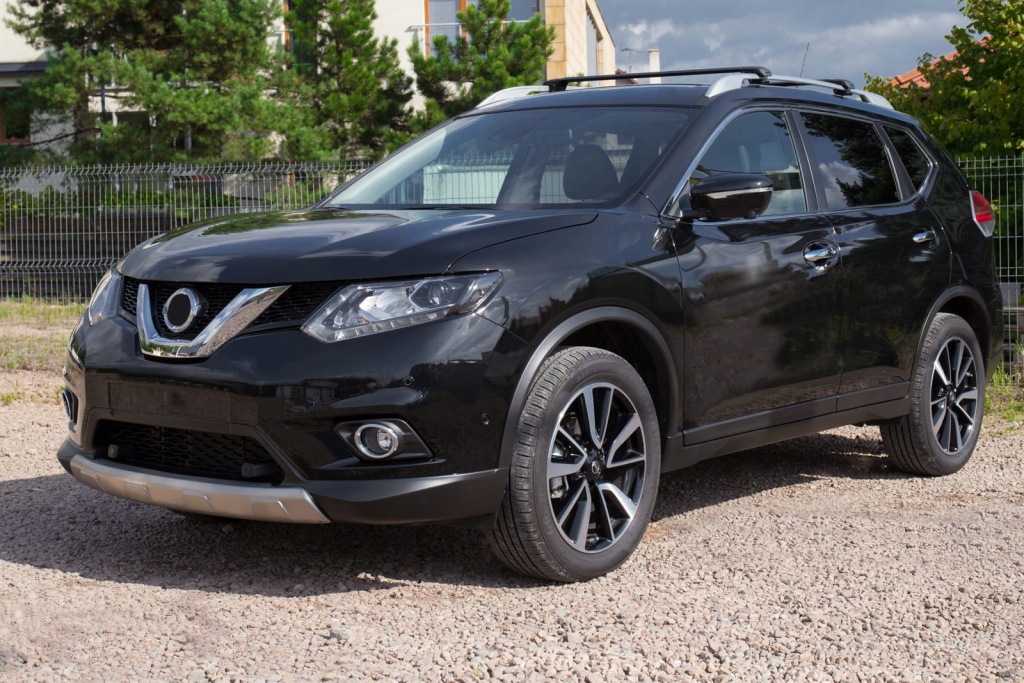 фото №4, Nissan rogue 2014-2017 решётка радиатора с отверстие na камера