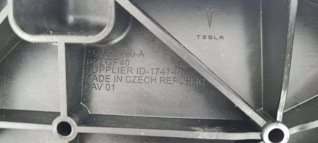 фото №9, Tesla y 2020- pas передний усилитель 164352400a