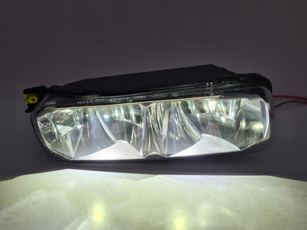 Противотуманная фара правый  range rover sport l494 ck52-15200-ac Оригинал