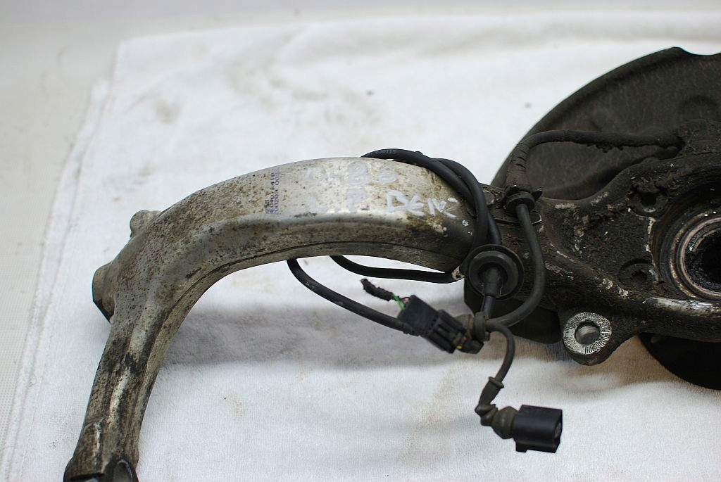 фото №8, Поворотный кулак ступица левый левая перед передняя a4 b6 01-04