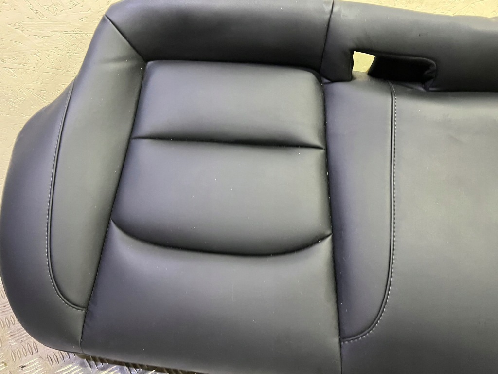 Tesla model 3 2023 сидіння задній Зі Шроту