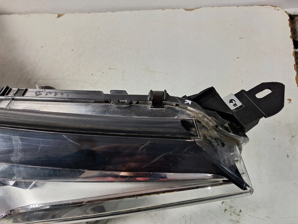 фото №7, Лампа перед правая 81110-f4031 toyota c-hr chr 16-19