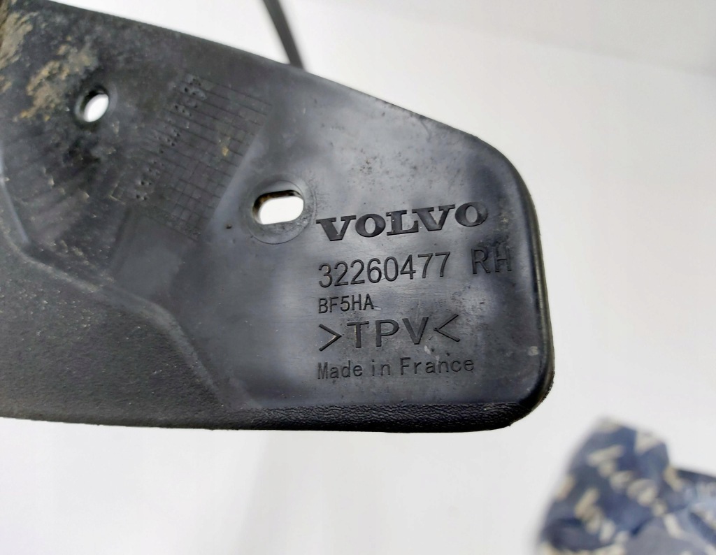 фото №9, Volvo xc40 22r. молдинг накладка na крила правий задня 31448329