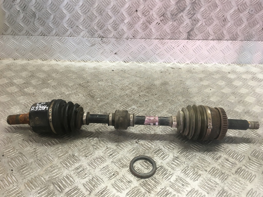 фото №1, Hyundai i40 привідний вал лівий перед