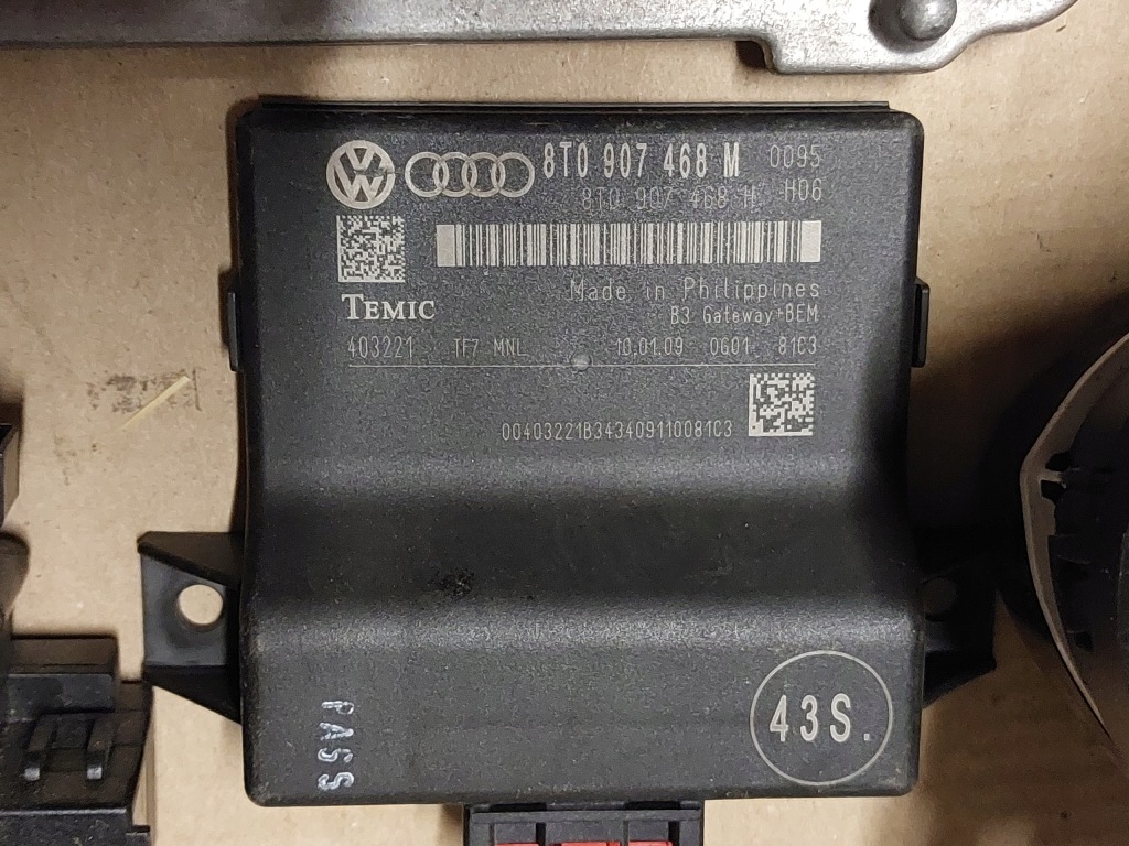 Блок керування двигуна 1.8tfsi cdh audi a4 8k1907115c Недорого