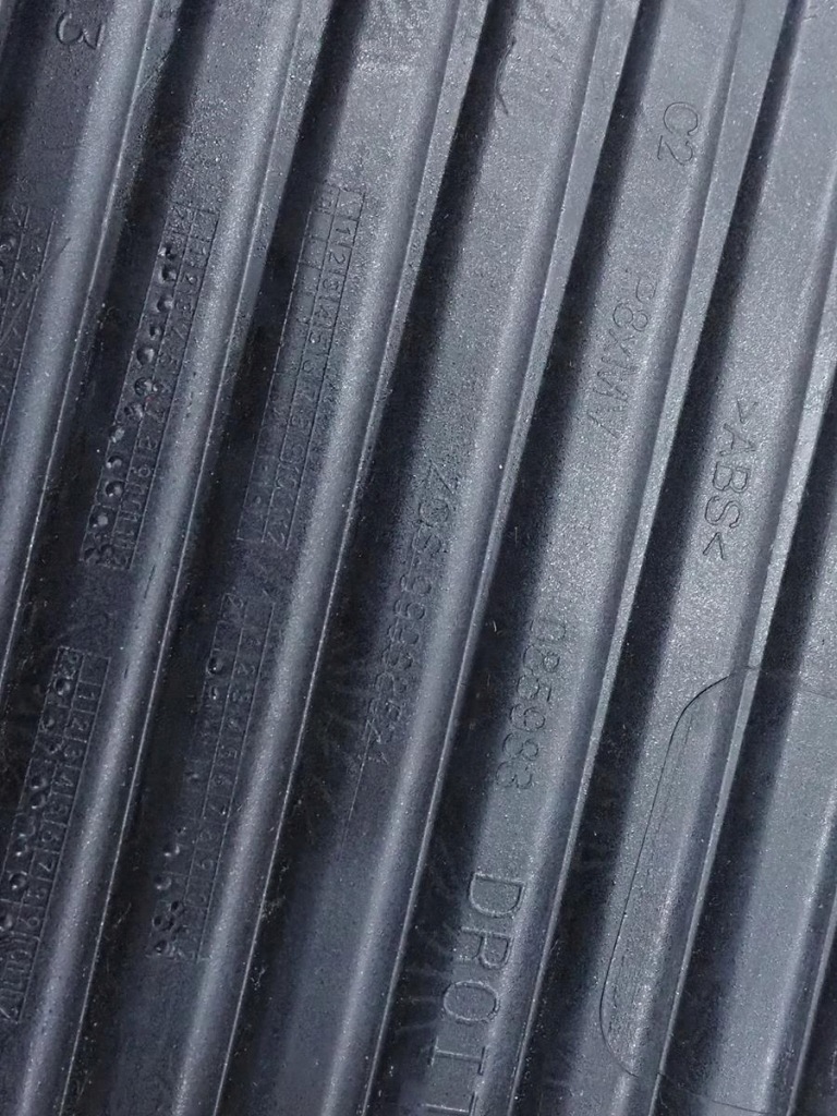 фото №15, Заглушка бампера правая peugeot 3008 ii 5008 ii lift 9836831777