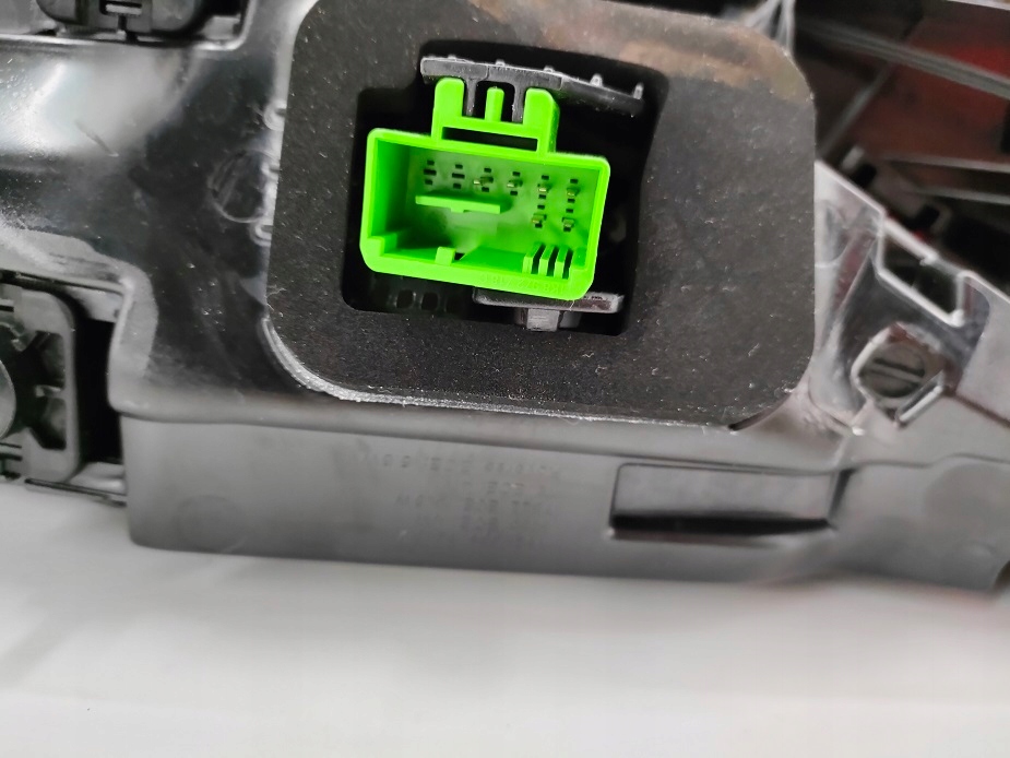 фото №12, Накладка лампа задня 4m8945095q audi q8 rsq8 sae