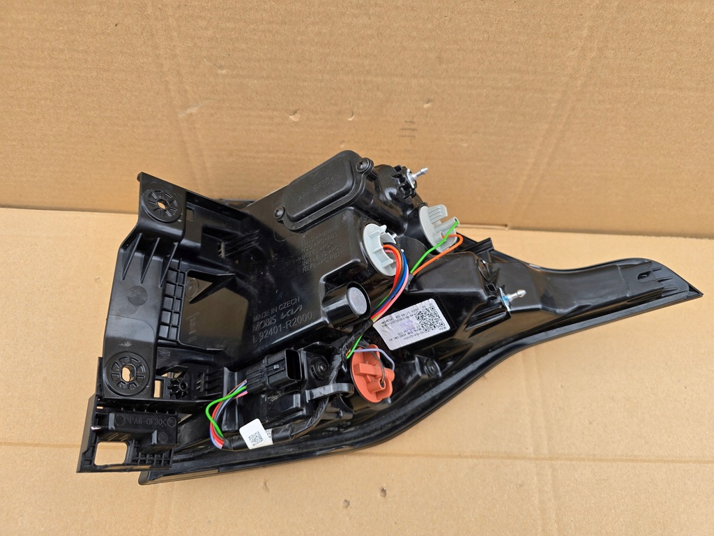 фото №3, Kia sportage 5 v лампа левая задняя 92401-r2000