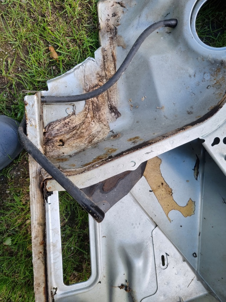 фото №8, Mercedes w219 крыло cls задняя правый четверть