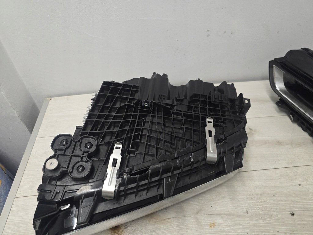 фото №9, Лампа левая правая bmw 7 g70 комплектная base