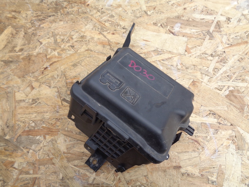 фото №1, Citroen c4 cactus 1.2 thp коробка предохранителей