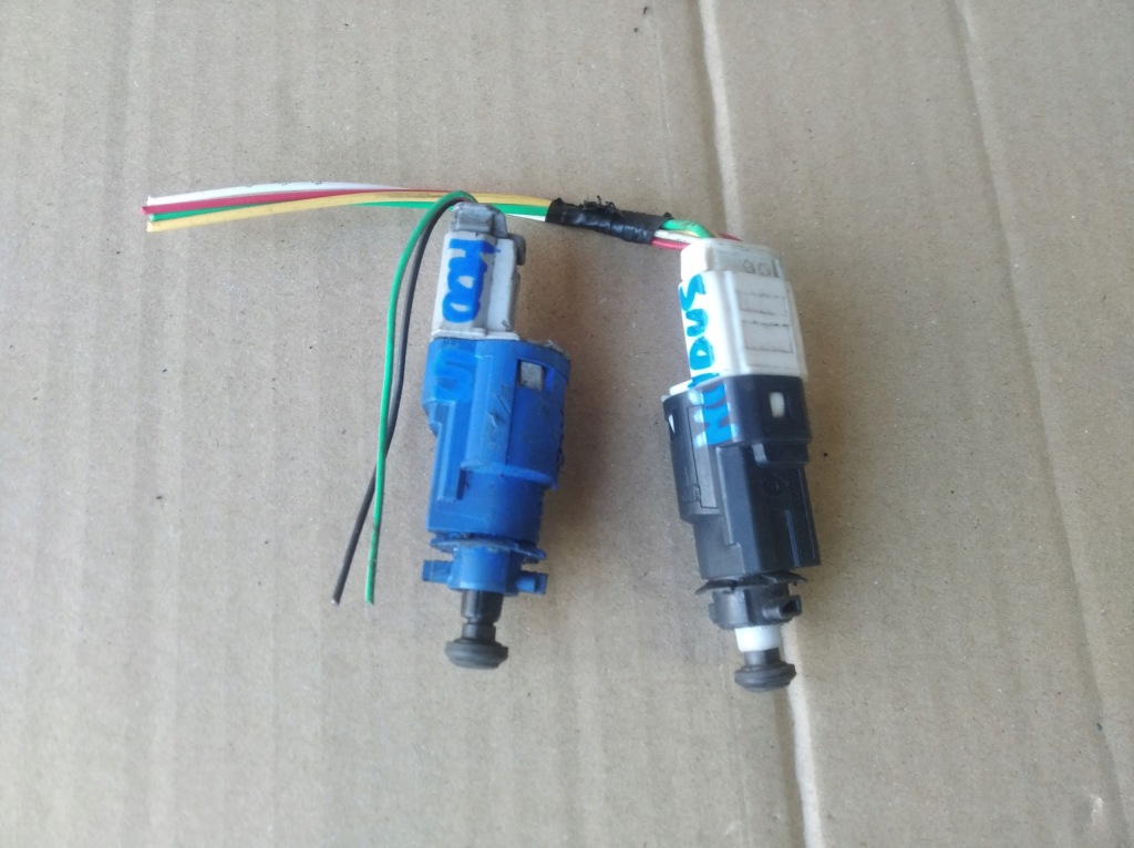 Купить Датчик педаль сцепления + тормоза renault modus cena za комплект!