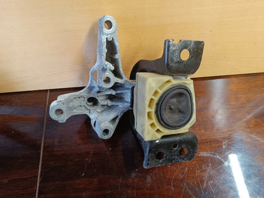 фото №3, Кронштейн двигателя renault clio iv captur sandero ii 112845638r