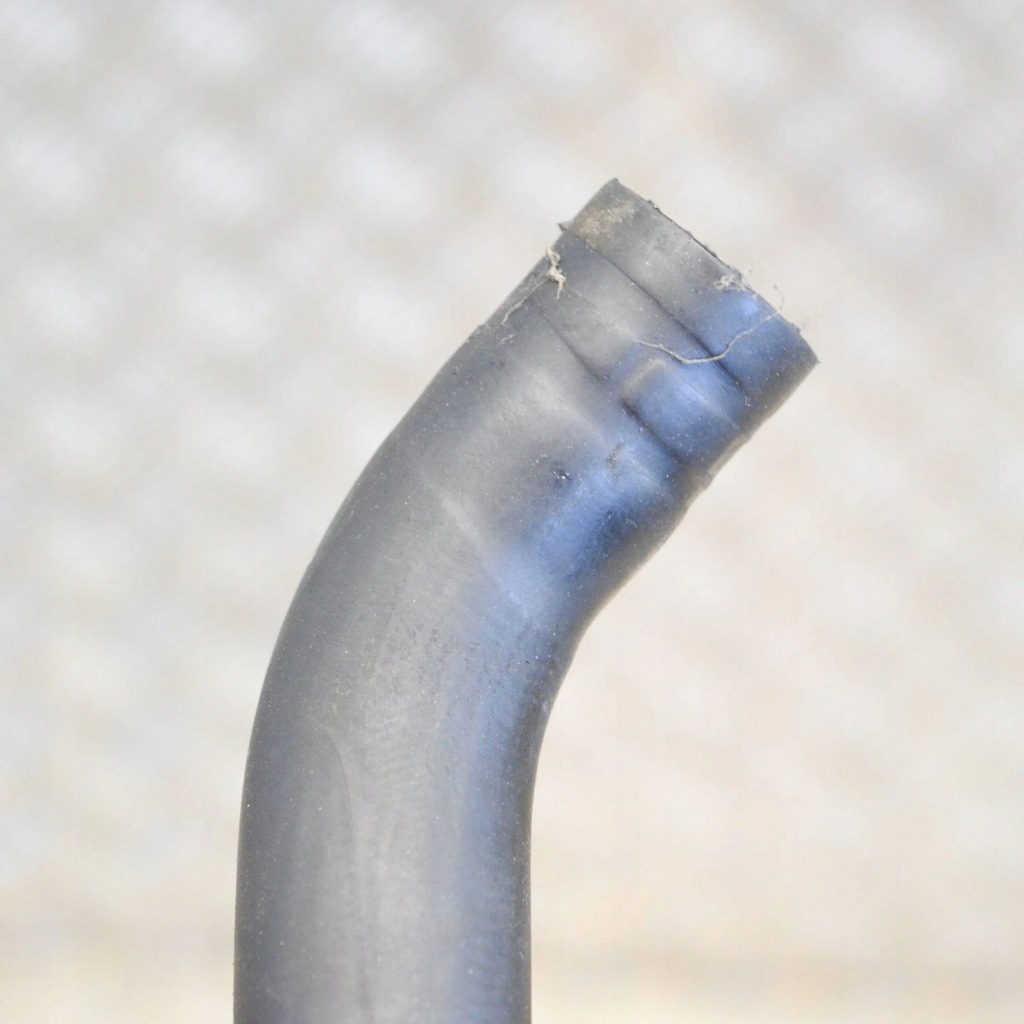 Jaguar e-pace 2018 шланг / пабтрубок  радиатора Недорого