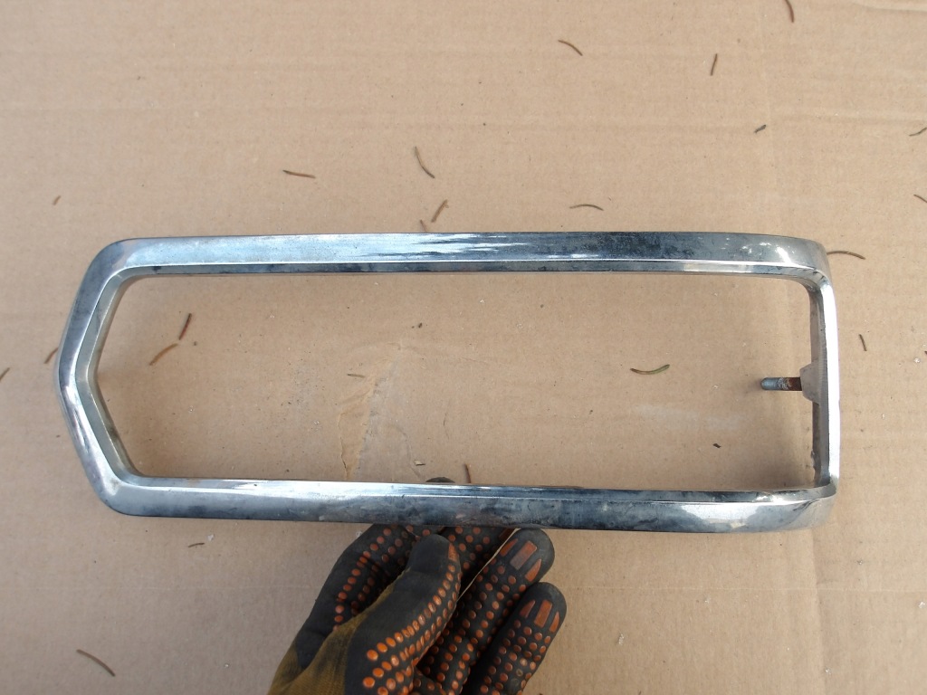 Купити Рамка лампи правий задній mercedes w108 1088260259