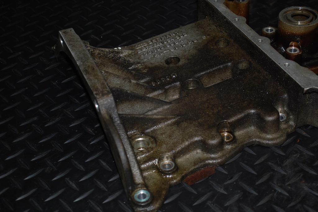 фото №8, Audi a8 d2 6.0 w12 поддон масляная верхний 07c103805t