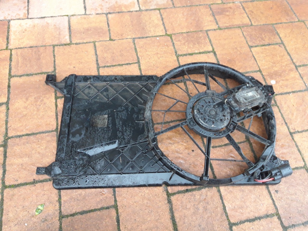 фото №1, Ford focus 2 cmax корпус вентилятора 3135103743