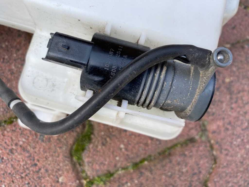 фото №9, Trafic iii vivaro b бачок омывателя помпа 289105241r 289150497r