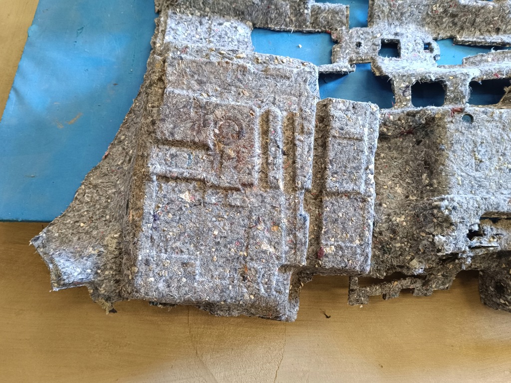 фото №11, Audi q3 f3 sportback 1.4tsi 110kw 2024r шумоизоляция пол войлок 83a863919b