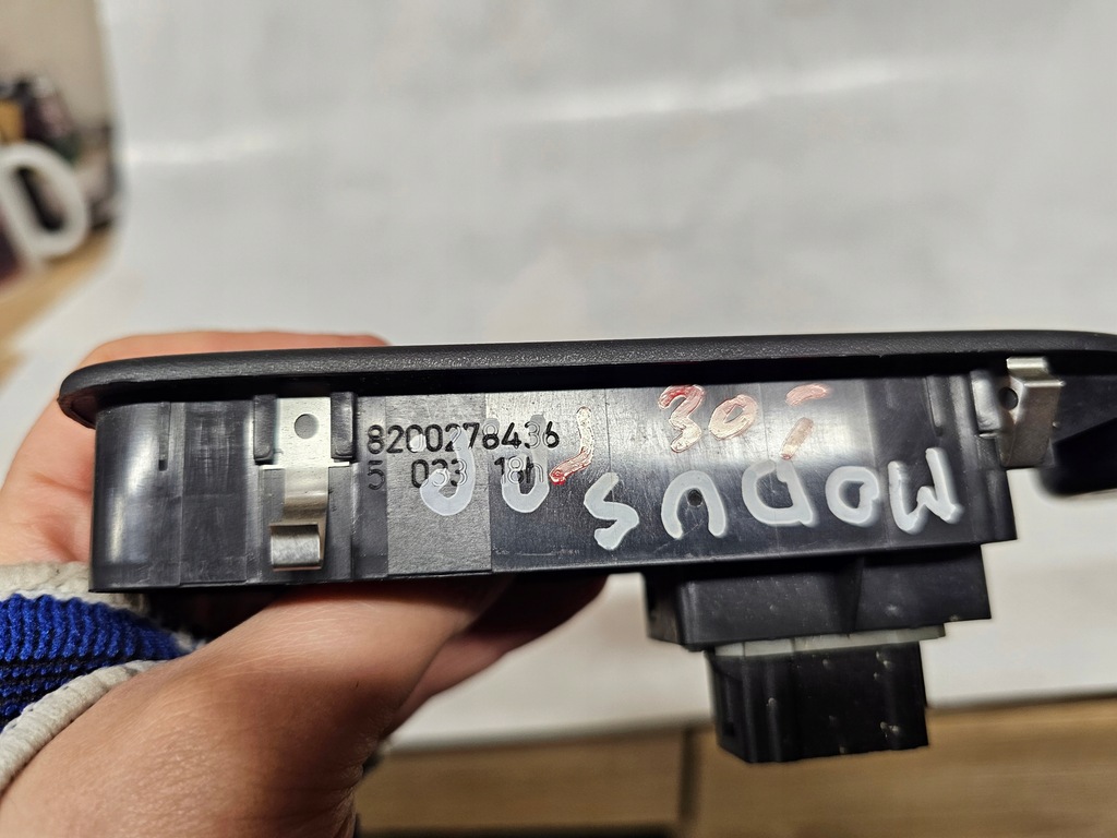 фото №8, Renault modus кнопка перемикач скло правий перед 8200278436