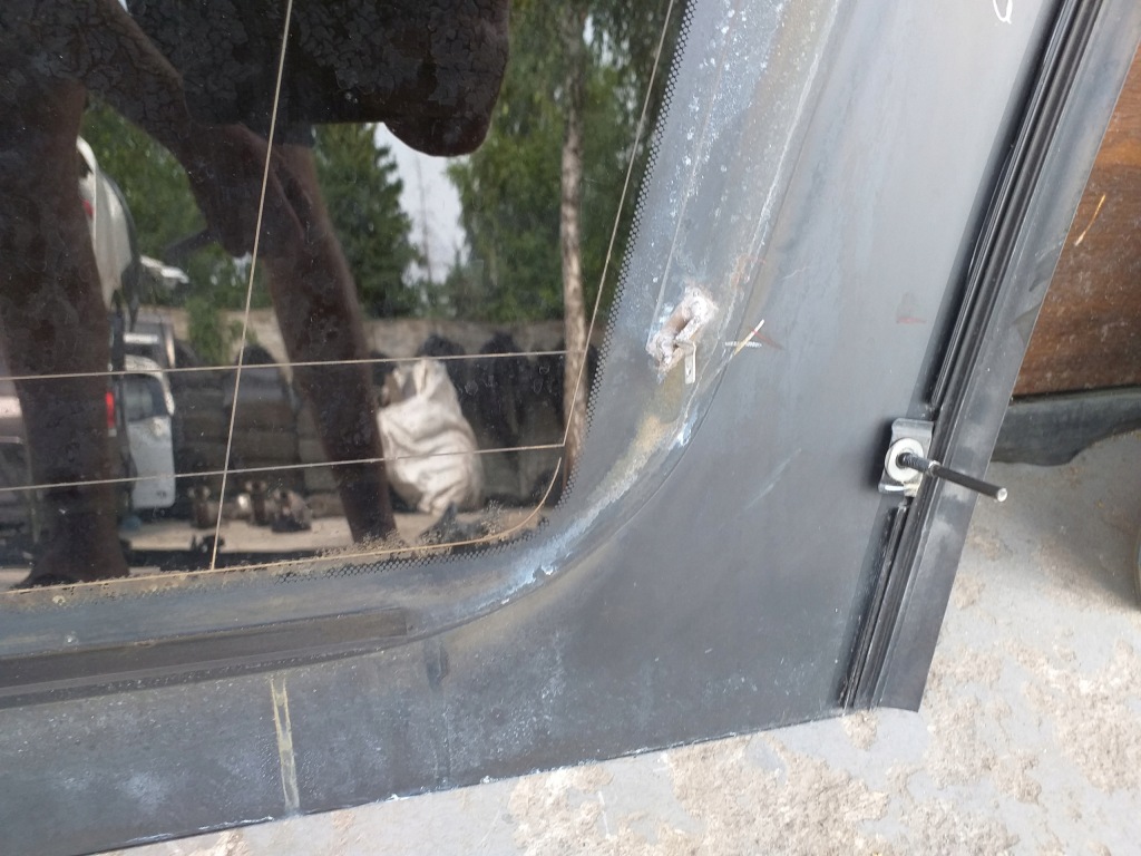 фото №3, Toyota sienna 11- стекло задняя кузовная левая