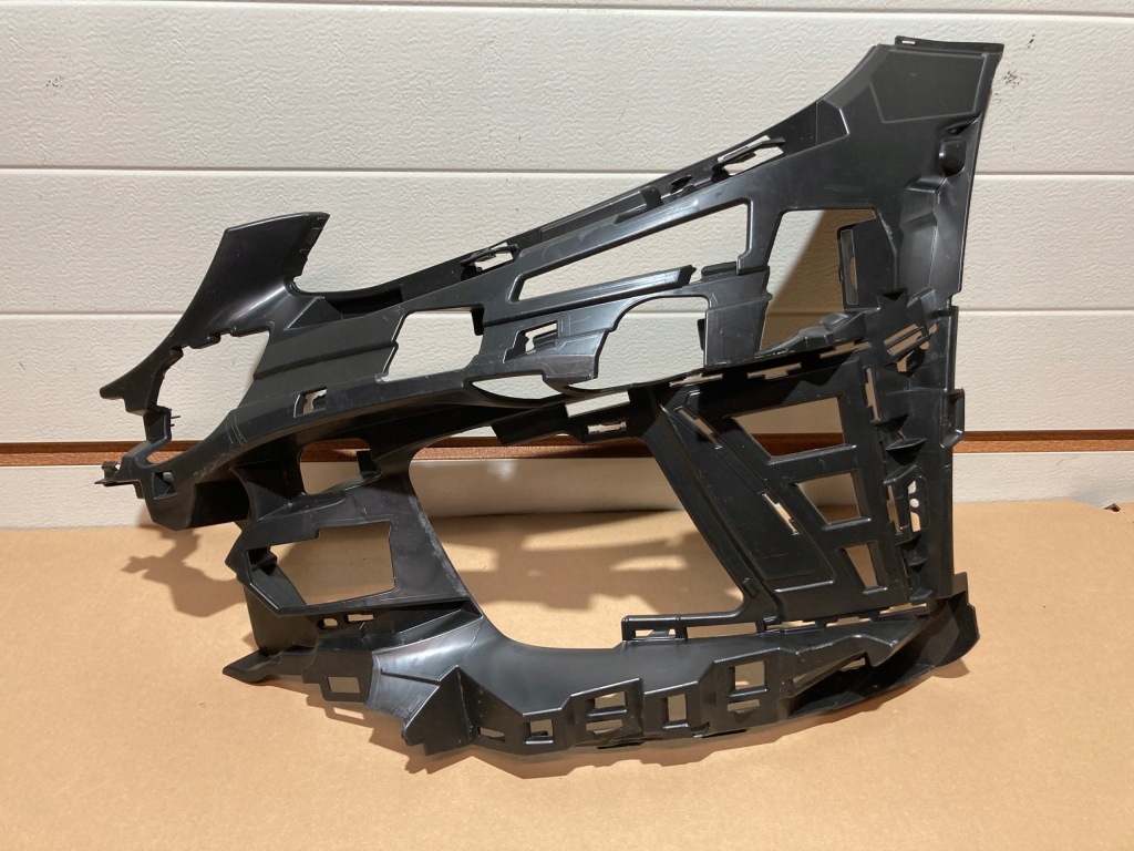 фото №1, Напрямна бампера лівий передній mercedes w205 amg lift