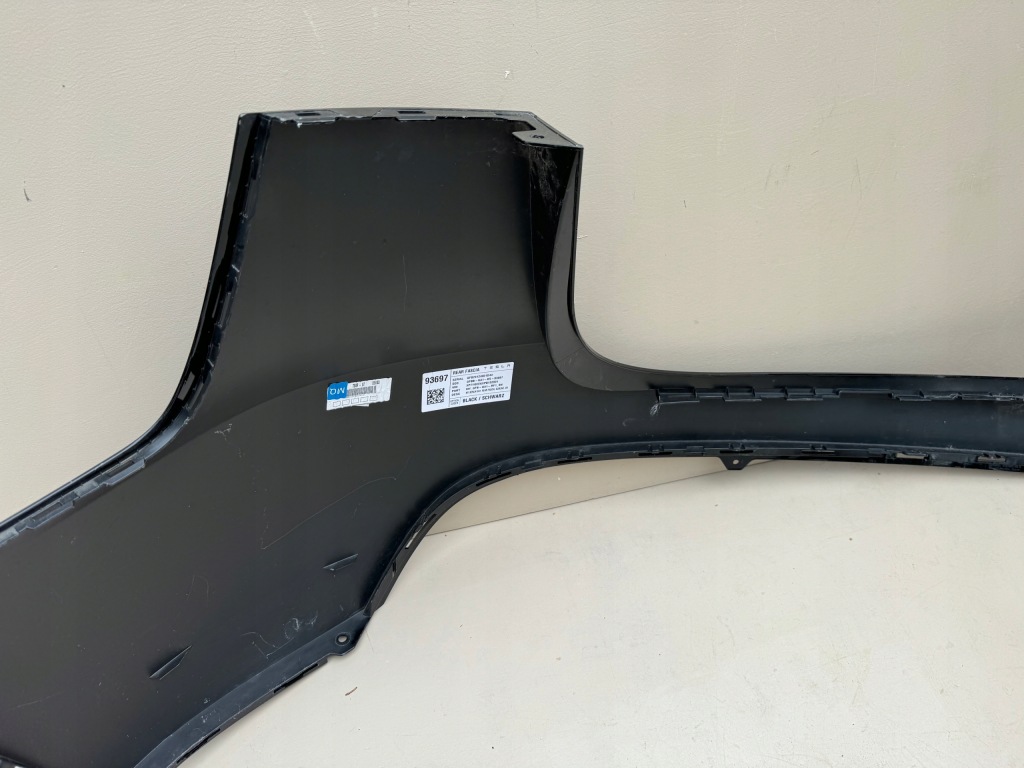 Tesla model y 20r- бампер задний  задний задний  1687995-00 с Разборки
