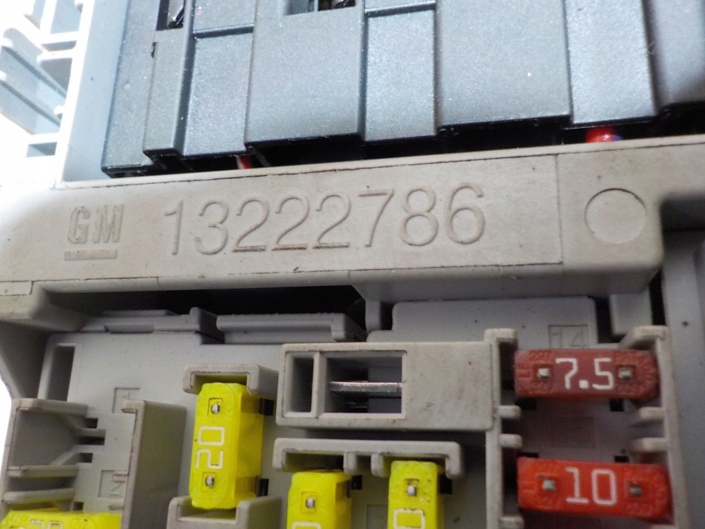 фото №3, Insignia коробка предохранителей 13222786