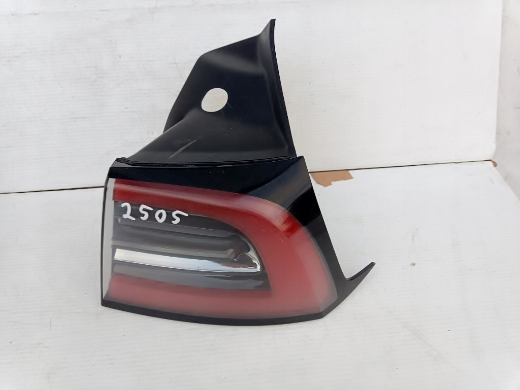 Купити Tesla model 3 лампа правий задній