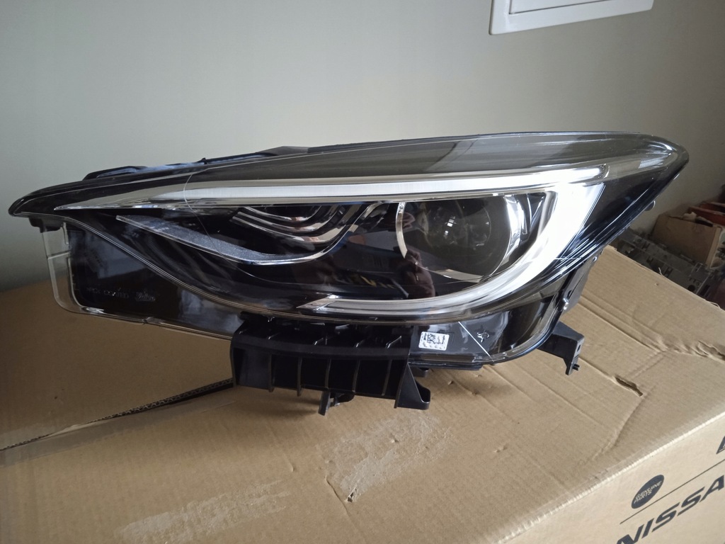 фото №2, Новый левый фара infiniti q30 led оригинал