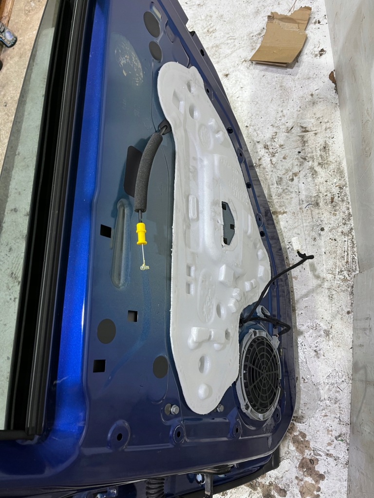 Peugeot 308 t9 sw универсал коплектная  дверь правая  задний правое задние eegd Доставка