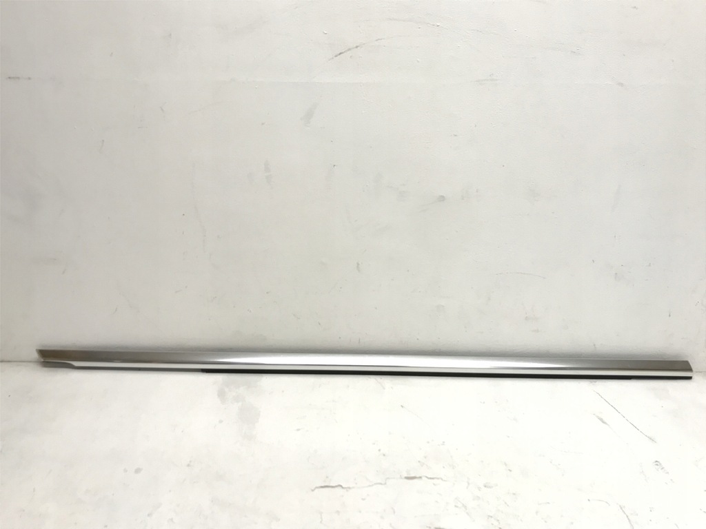 фото №1, Mercedes w213 молдинг ущільнювач перед правий