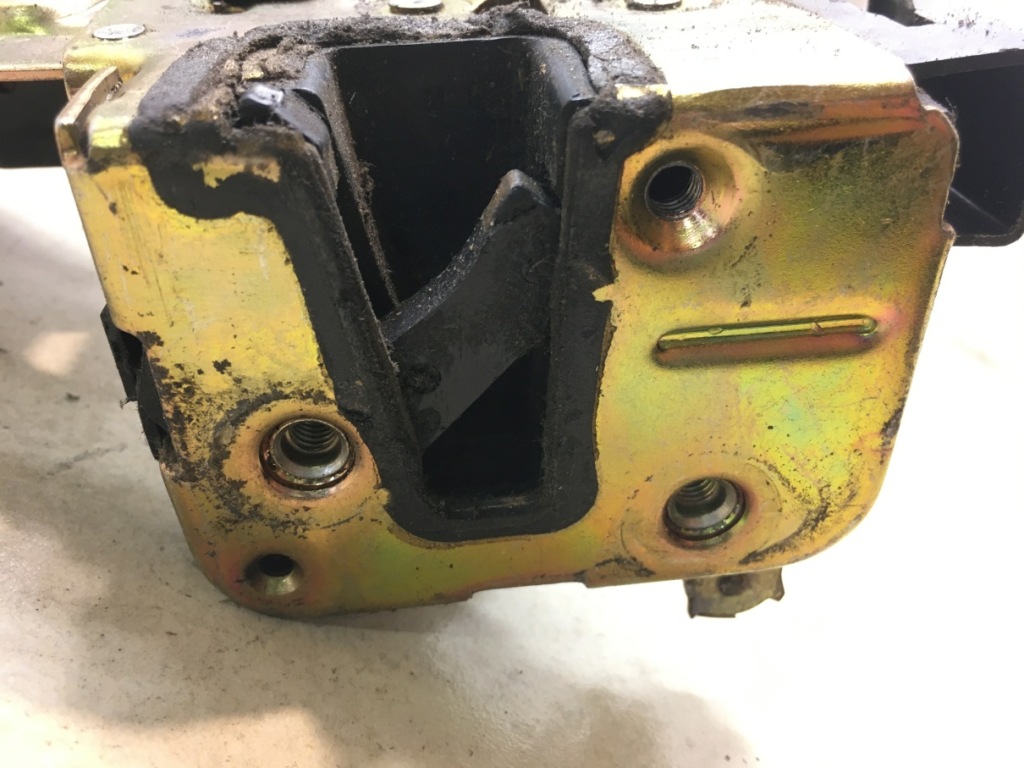 фото №6, Замок дверь правый перед volvo v40 2.0 16v